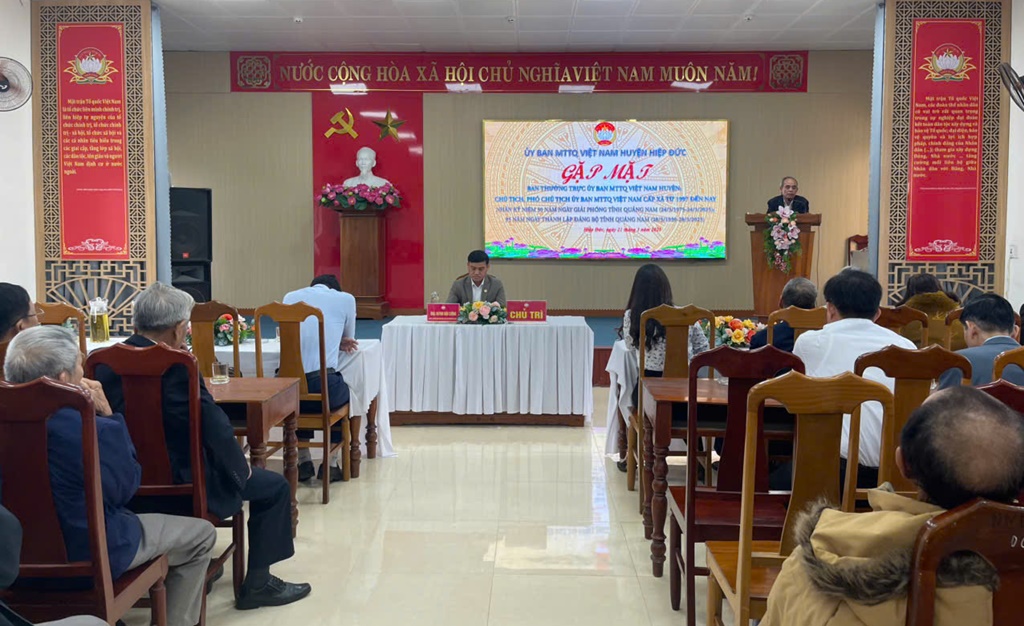 Gặp mặt Ban Thường trực Ủy ban MTTQ Việt Nam huyện và Chủ tịch, Phó Chủ tịch Ủy ban MTTQ Việt Nam cấp xã từ năm 1997 đến nay nhân kỷ niệm 50 năm giải phóng tỉnh và 95 năm thành lập Đảng bộ tỉnh Quảng Nam